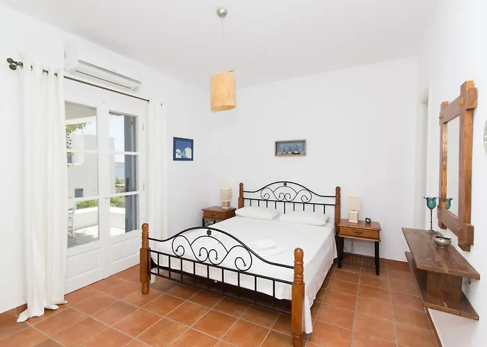 Maria, Golden Beach, Paros *